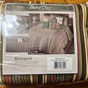 NEW Riverpark Queen Bedspread - Multicolor 108x120 Touch of Class